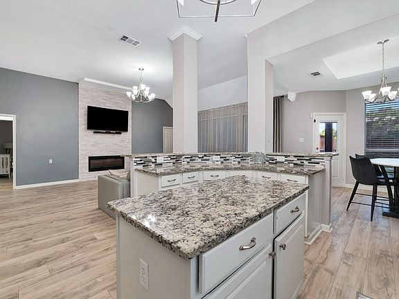 3rd image of 8412 Pioneer Dr