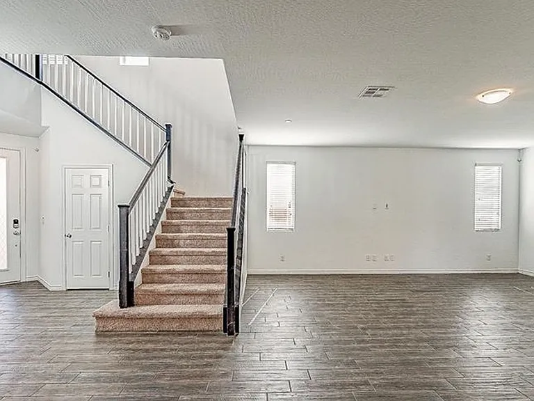 3159 Hazy Hills Ave — Photo 3