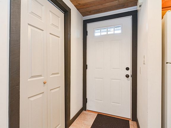 3rd image of 22 Greenwood Village St S #22