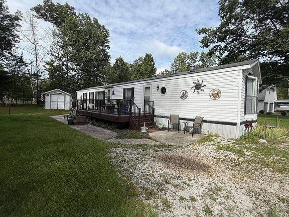 3rd image of 1859 Pratt Lake Rd