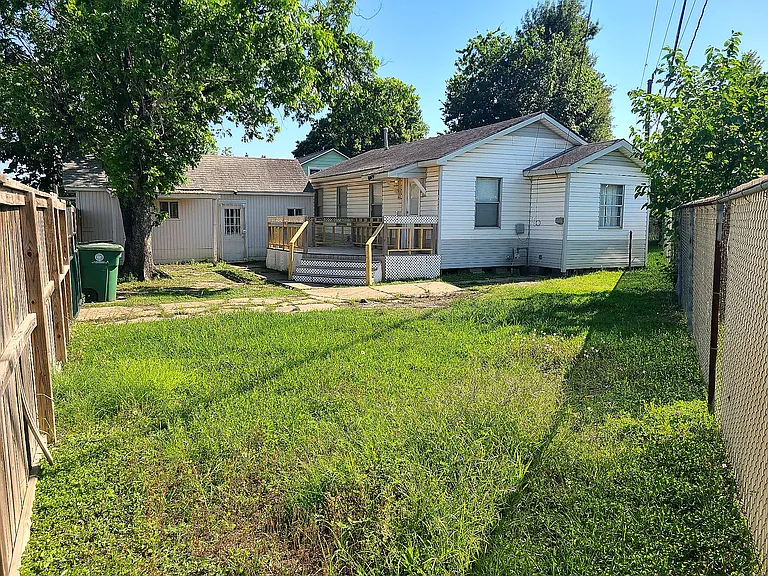 1626 Miles St — Photo 31