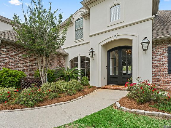 3rd image of 75 Robyn Pl