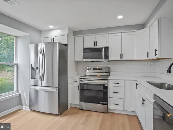4730 Still Pl, Woodbridge, VA 22193