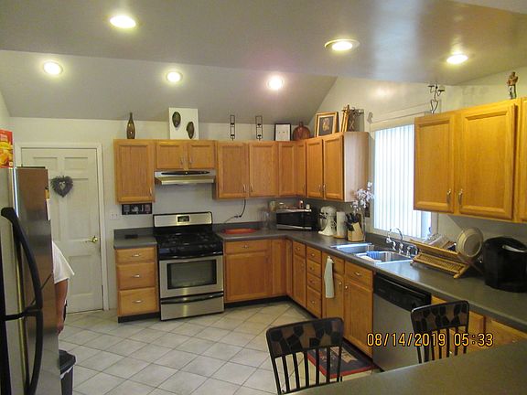 5th image of 246 E 161st Pl