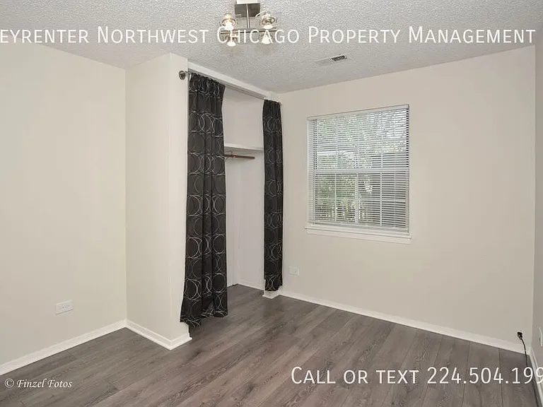 1212 Stratford Ln — Photo 8