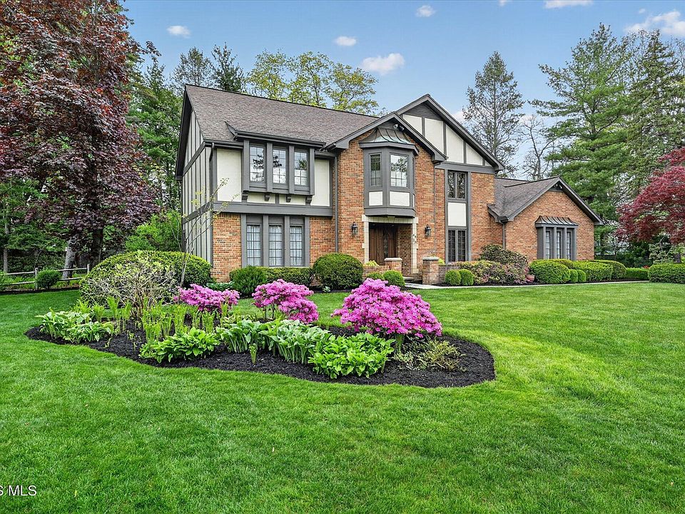1st image of 4455 Falconhurst Ct
