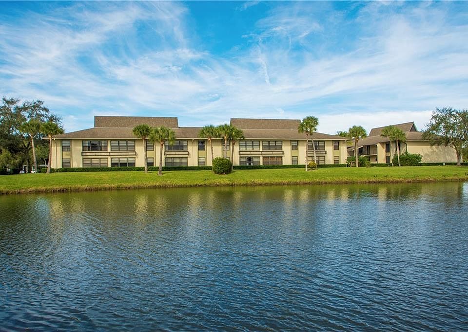 1st image of 23 Plantation Dr APT 204