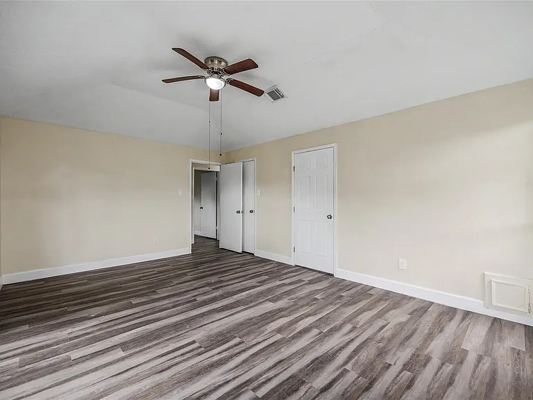 7907 Chancel Dr — Photo 32