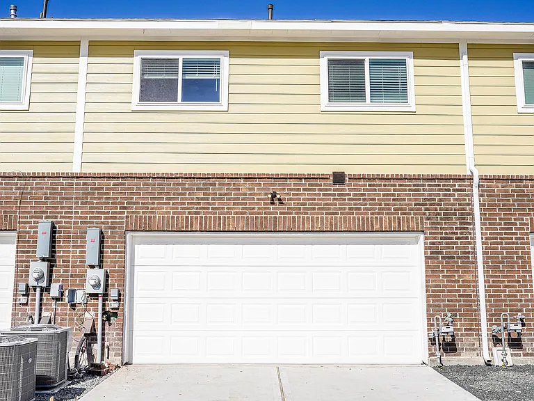 15810 Perthshire Creek Dr — Photo 28