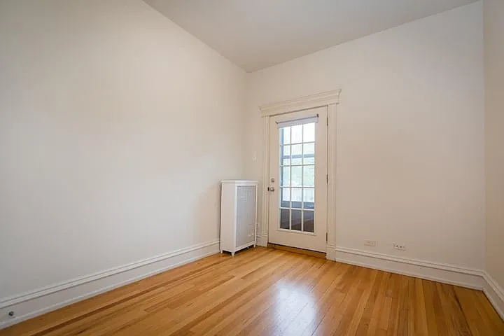 5706-10 S. Blackstone Ave — Photo 19