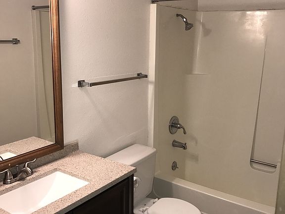 5th image of 617 Oregon Ave #619