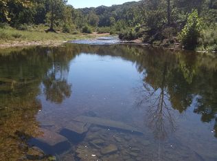 6736 Douglas Rd, Houston, MO 65483