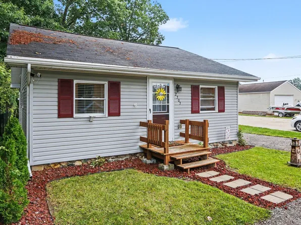 2303 Bartlett Rd, Pleasant Lake, MI 49272