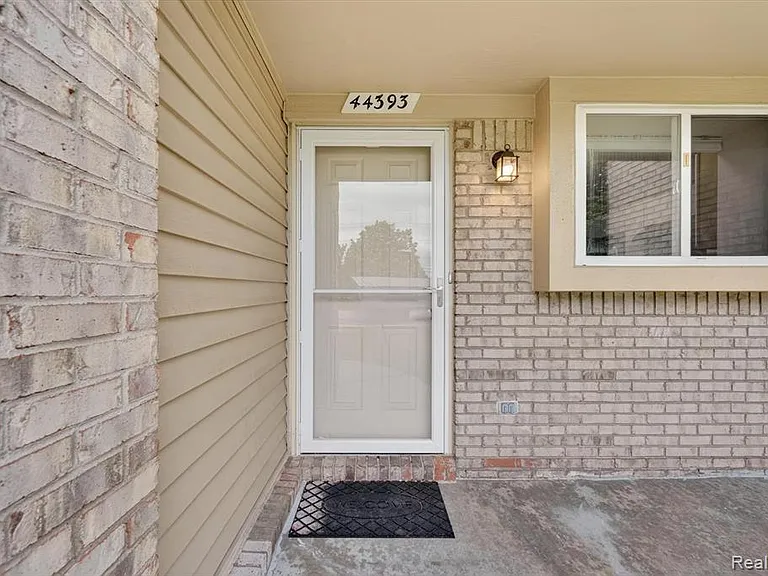 44393 Sunnyside Dr — Photo 6