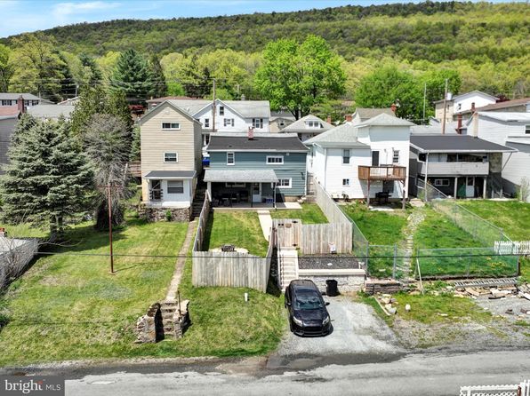 24 W Garibaldi Ave, Nesquehoning, PA 18240