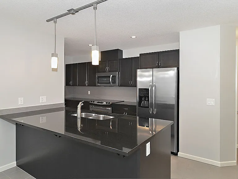 211 13th Ave SE #2105 — Photo 2
