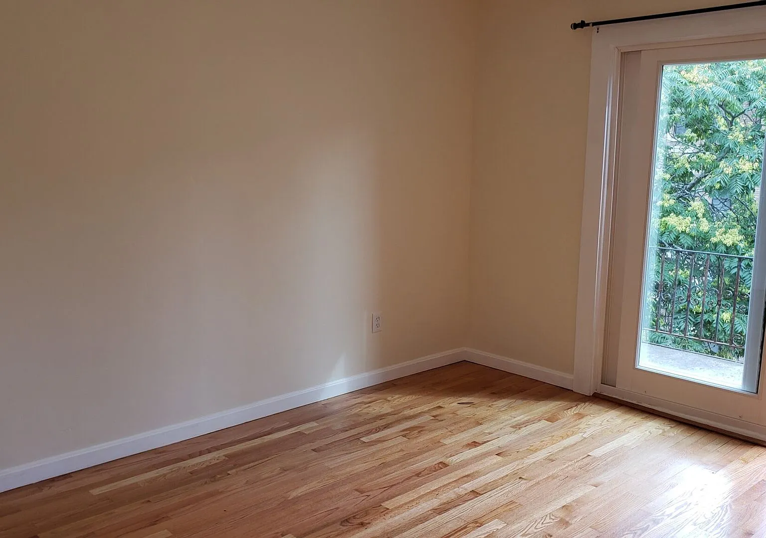 4 bed 2 bath w HT/HW Included and near the T! — Photo 2