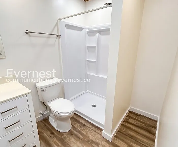 433 Holt Ave — Photo 9