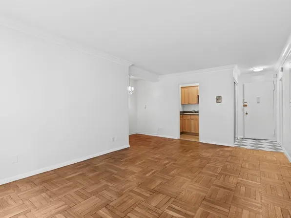 210 East 63rd Street image 3 of 6