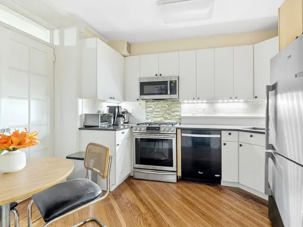 296 Garfield Place image 5 of 14