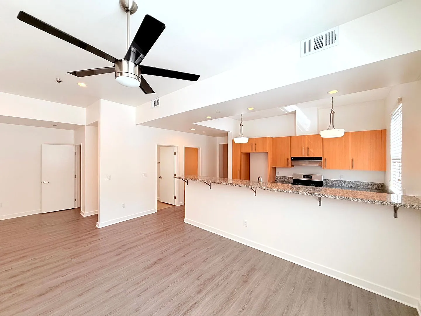 6428 Woodley Avenue — Photo 4