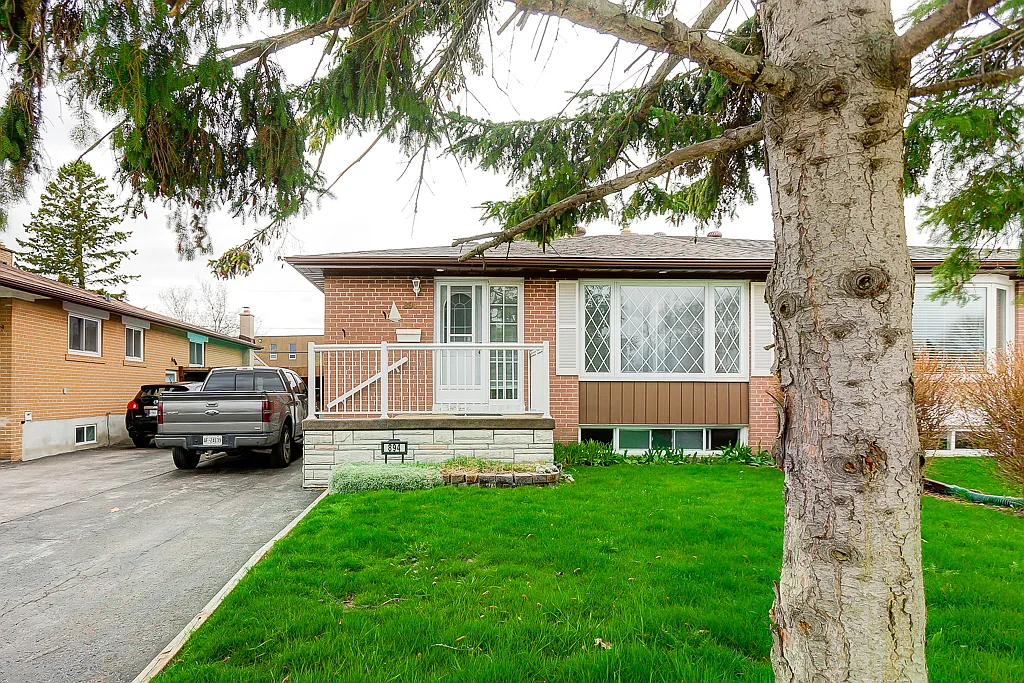 1-894 Krosno Blvd Pickering Ontario L1W 1H4 — Photo 2