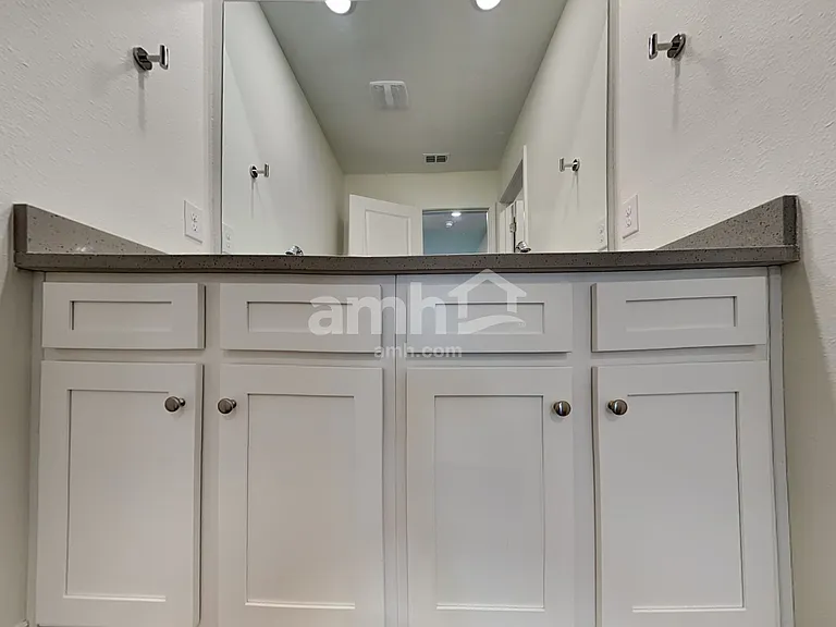 215 Onate Cir — Photo 18