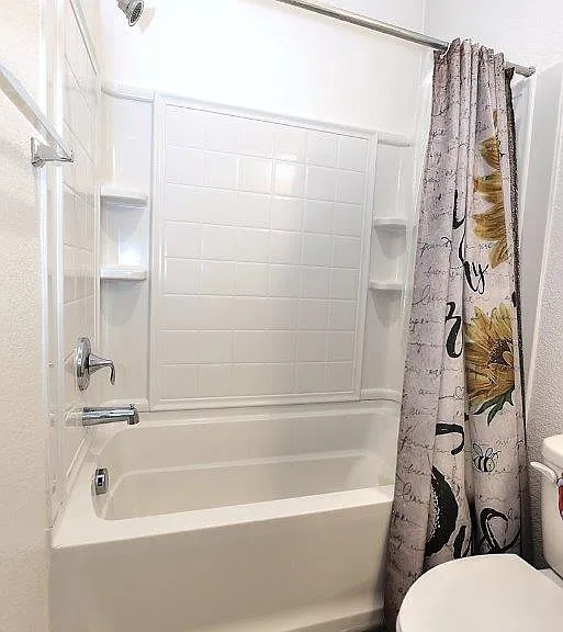 9049 Hourglass Cir — Photo 38