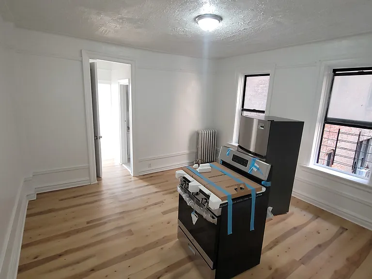 2387 Morris Ave #A7 — Photo 1