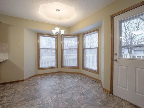 5th image of 600 SE Shiloh Dr