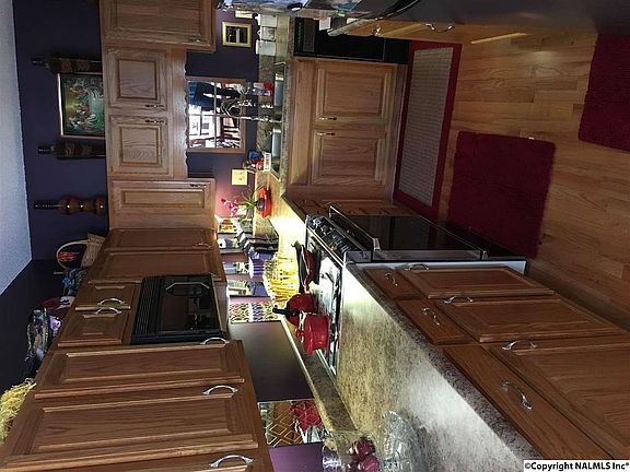 5th image of 10006 Meredith Ln SE