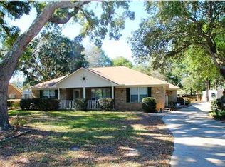 1427 Pineridge Dr, Gulf Shores, AL 36542