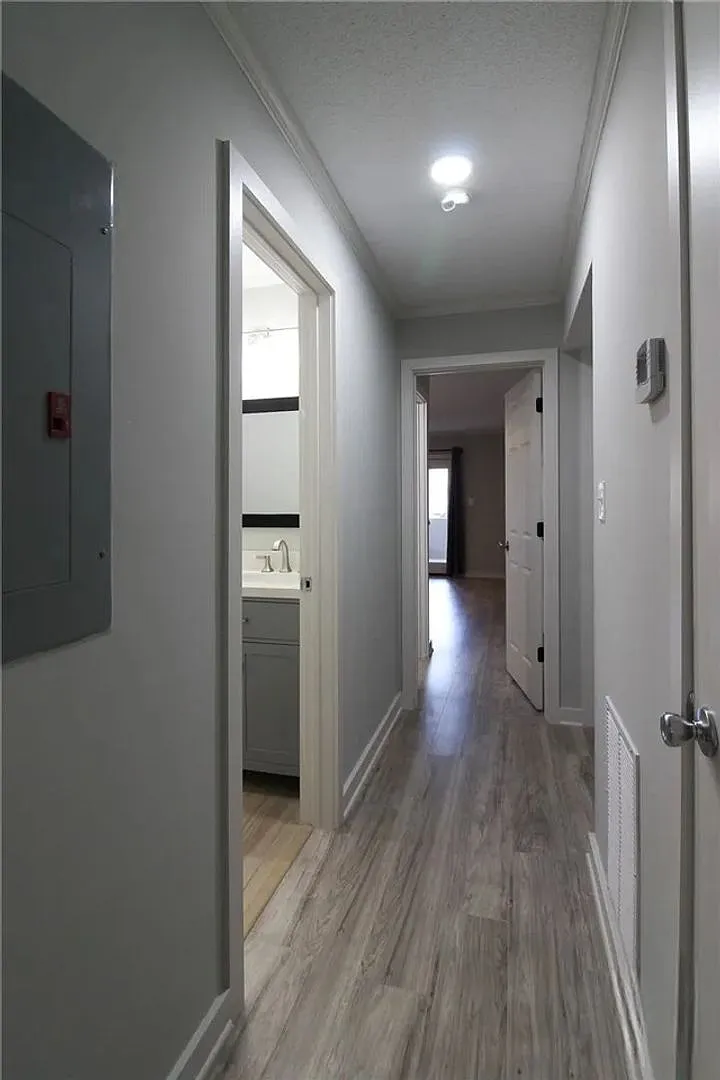 Updated 2-Bedroom Flat in West Athens — Photo 3