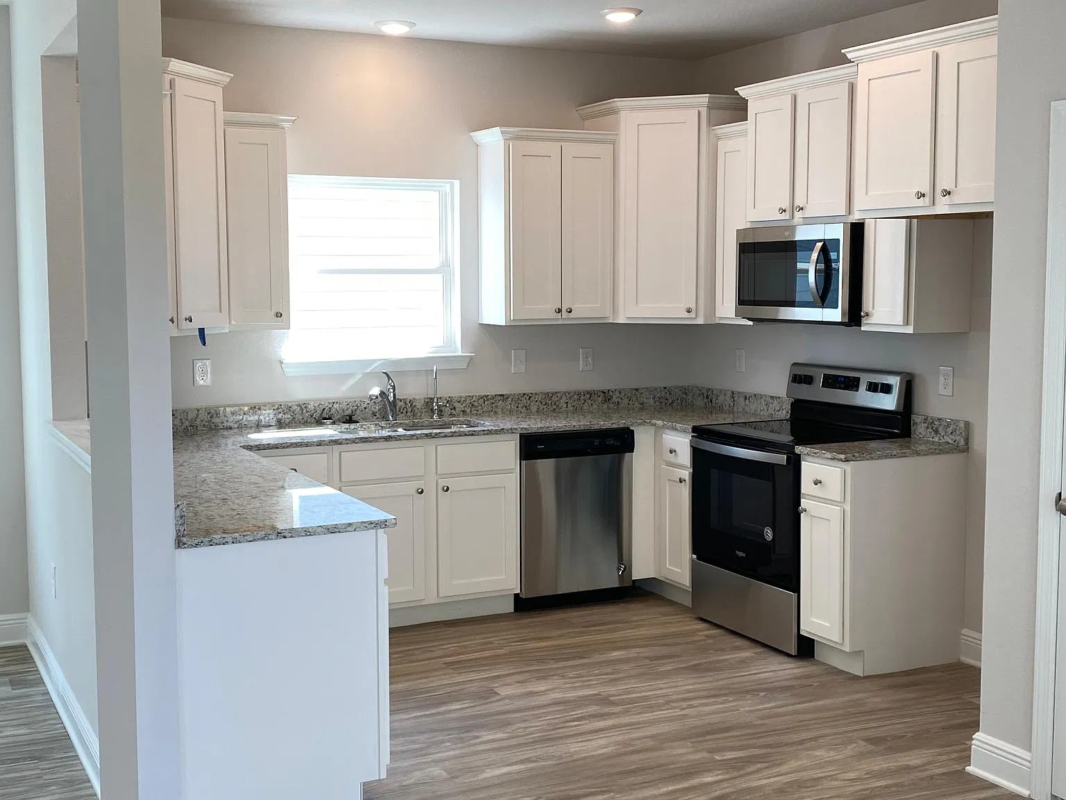 108 Carriage Rd — Photo 2