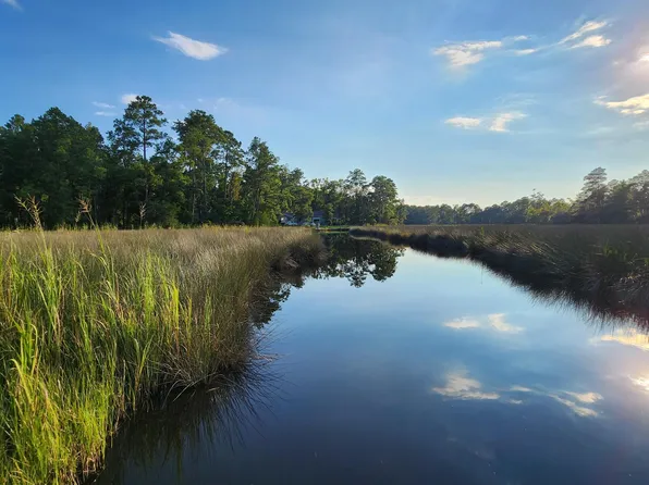 210 Jonaquins Drive, Beaufort, NC 28516
