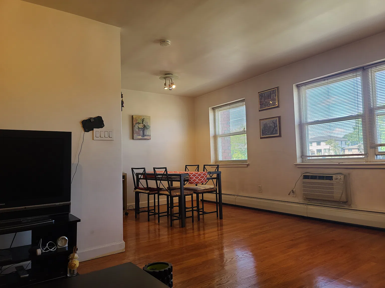1 bed, 852 sqft, $2,200 — Photo 4