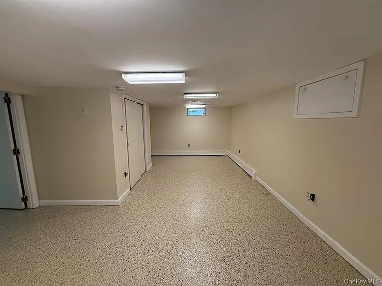 60 Columbia Ave — Photo 29
