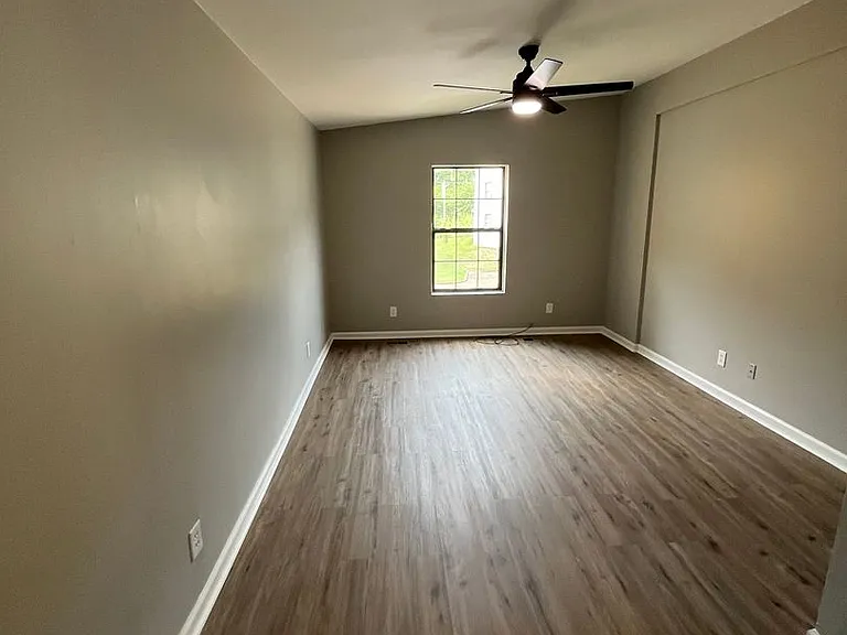 105 Golf Club Rd — Photo 13