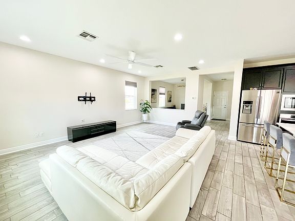 4th image of 19340 Breynia Dr