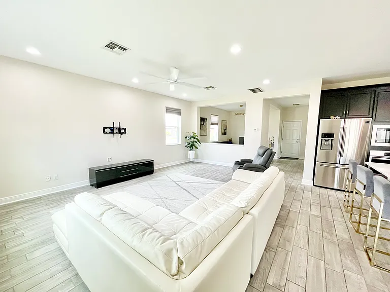 19340 Breynia Dr — Photo 4