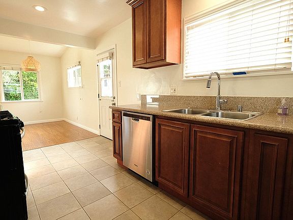 5th image of 3914 Cathann St