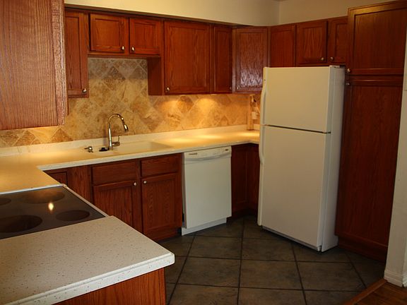 4th image of 4104 W Euclid Ave