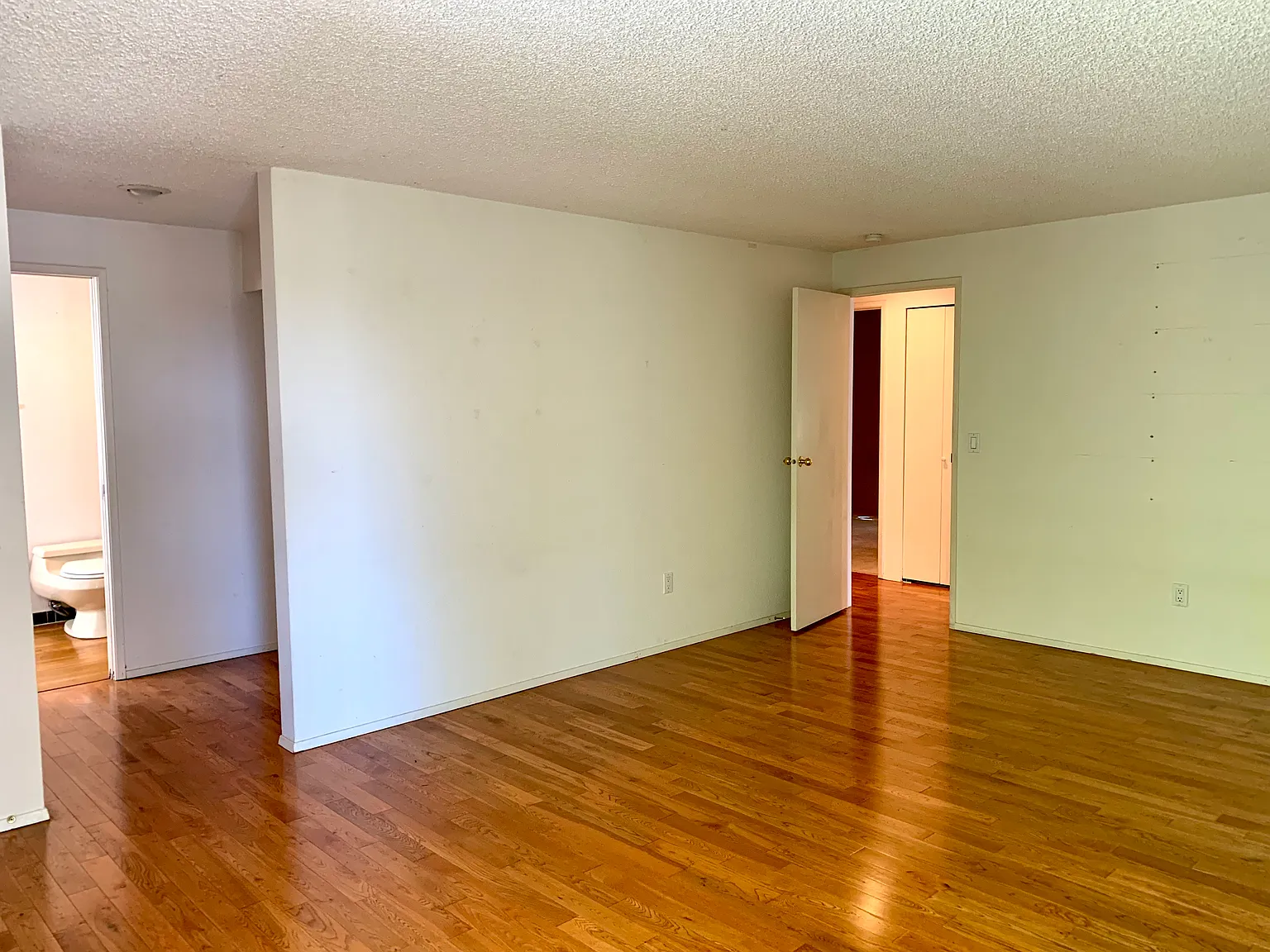 5 bed, 3510 sqft, $4,700 — Photo 4