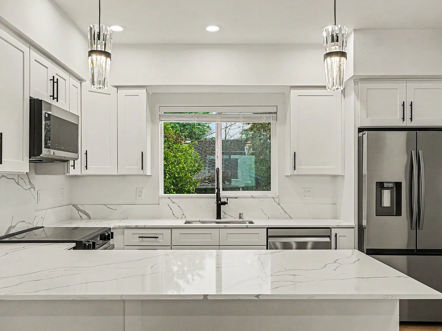 3 bed, 2.5 bath, 1651 sqft, $2,850 — Photo 2