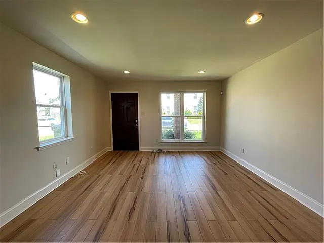 2 bed, 1.5 bath, 1200 sqft, $1,500 — Photo 2