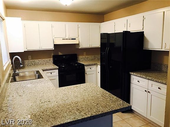 3rd image of 3818 Soda Springs Dr