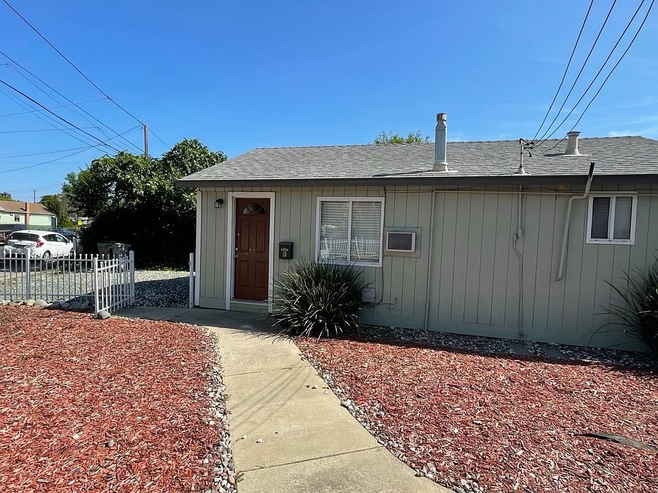 1st image of 836B Yolo St