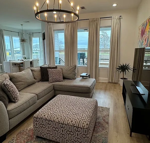 8413 Benjamin Dr — Photo 2