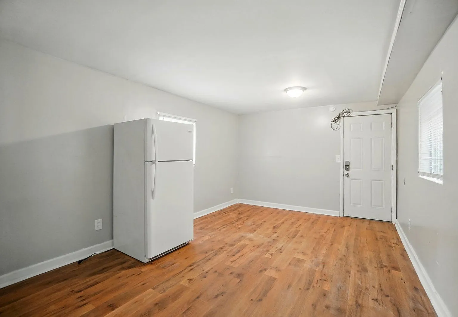 Studio, 1.0 bath, 400 sqft, $650 — Photo 4