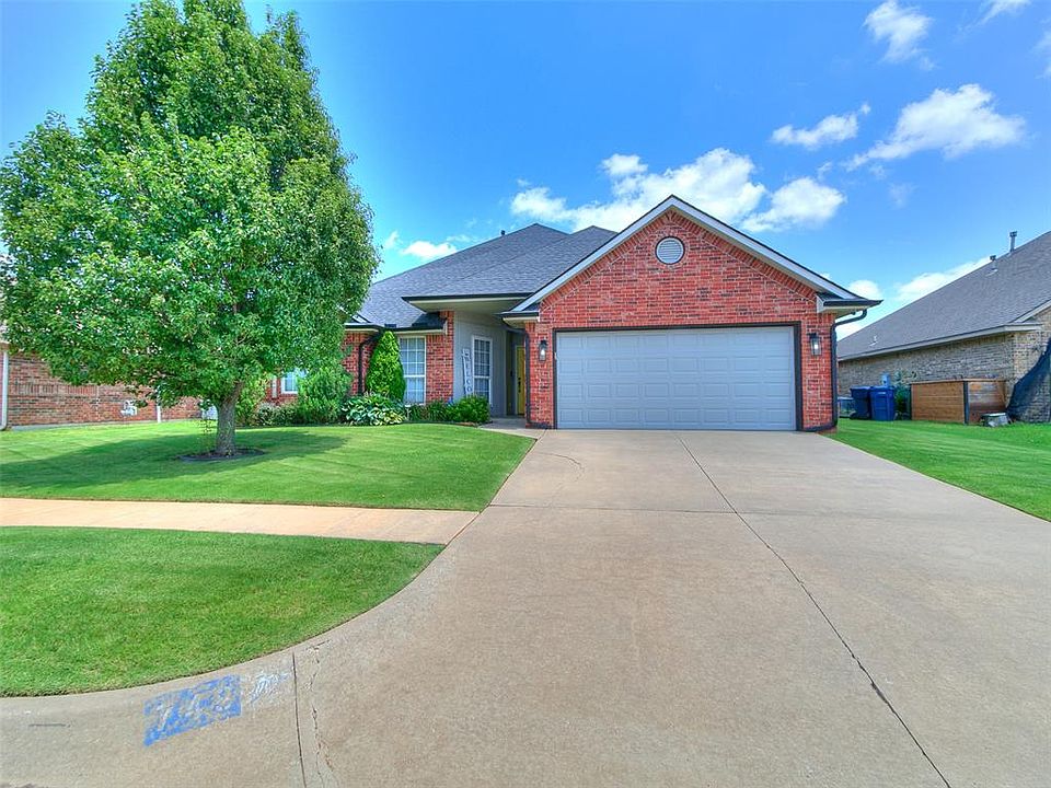 1st image of 748 Caroline Dr